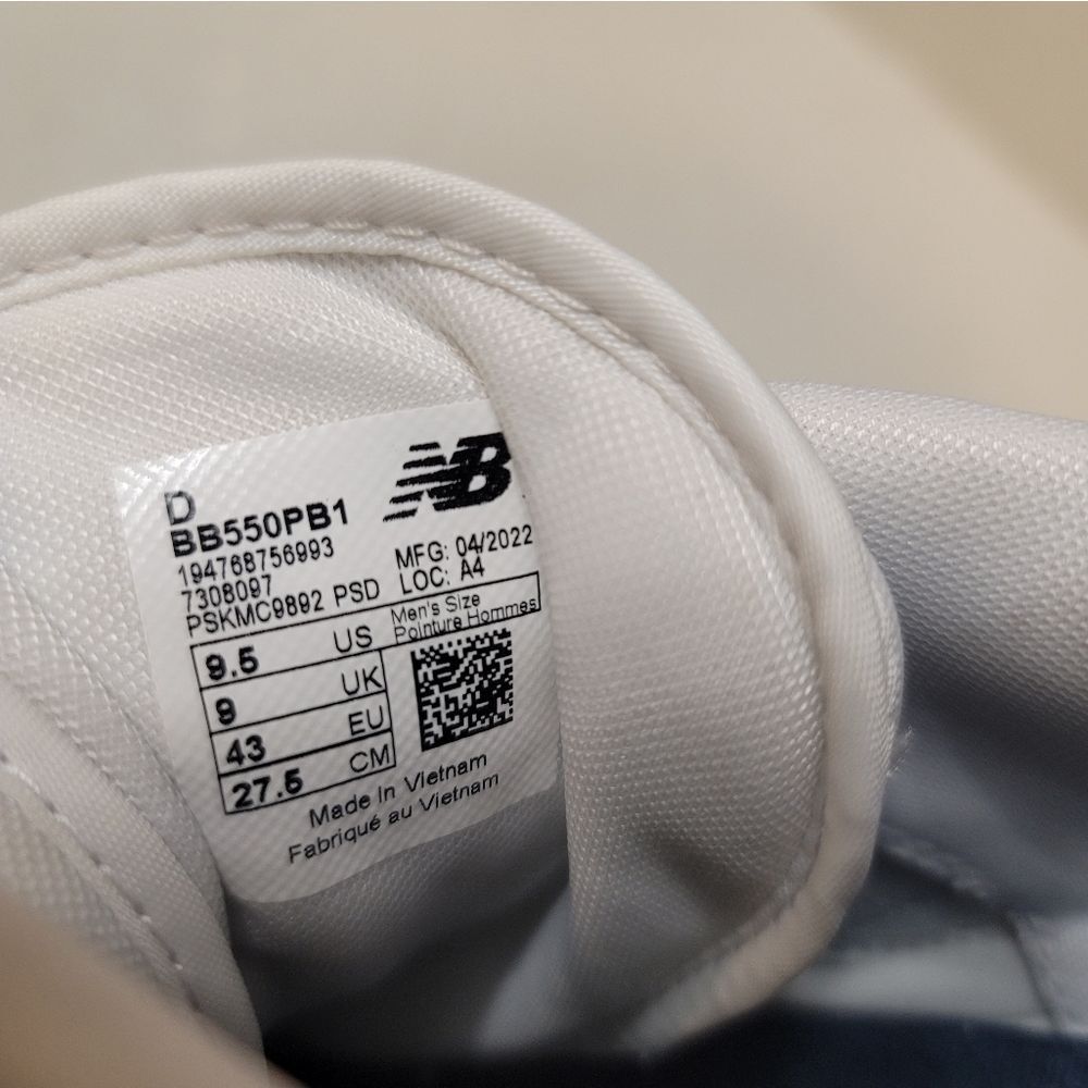 New Balance 550 Men's Size 9.5 Triple White Leather Sneakers Lace up BB550PB1 - Picture 10 of 10